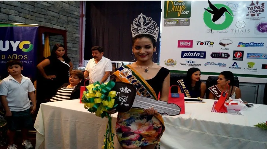 Entrega de premios areinas de Puyo }