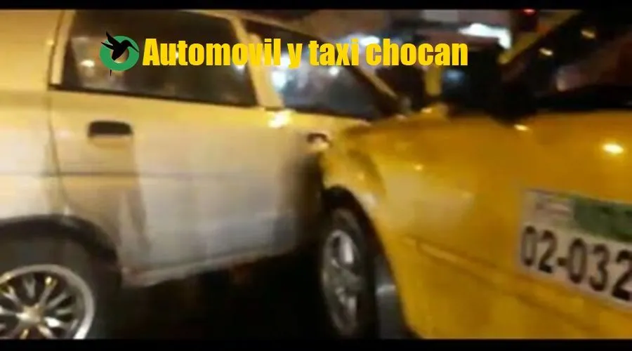 Automóvil y taxi chocan