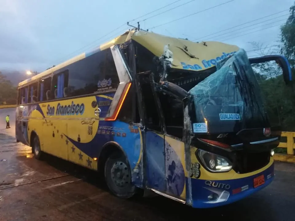 7 heridos en accidente de tránsito en la vía a Sucua