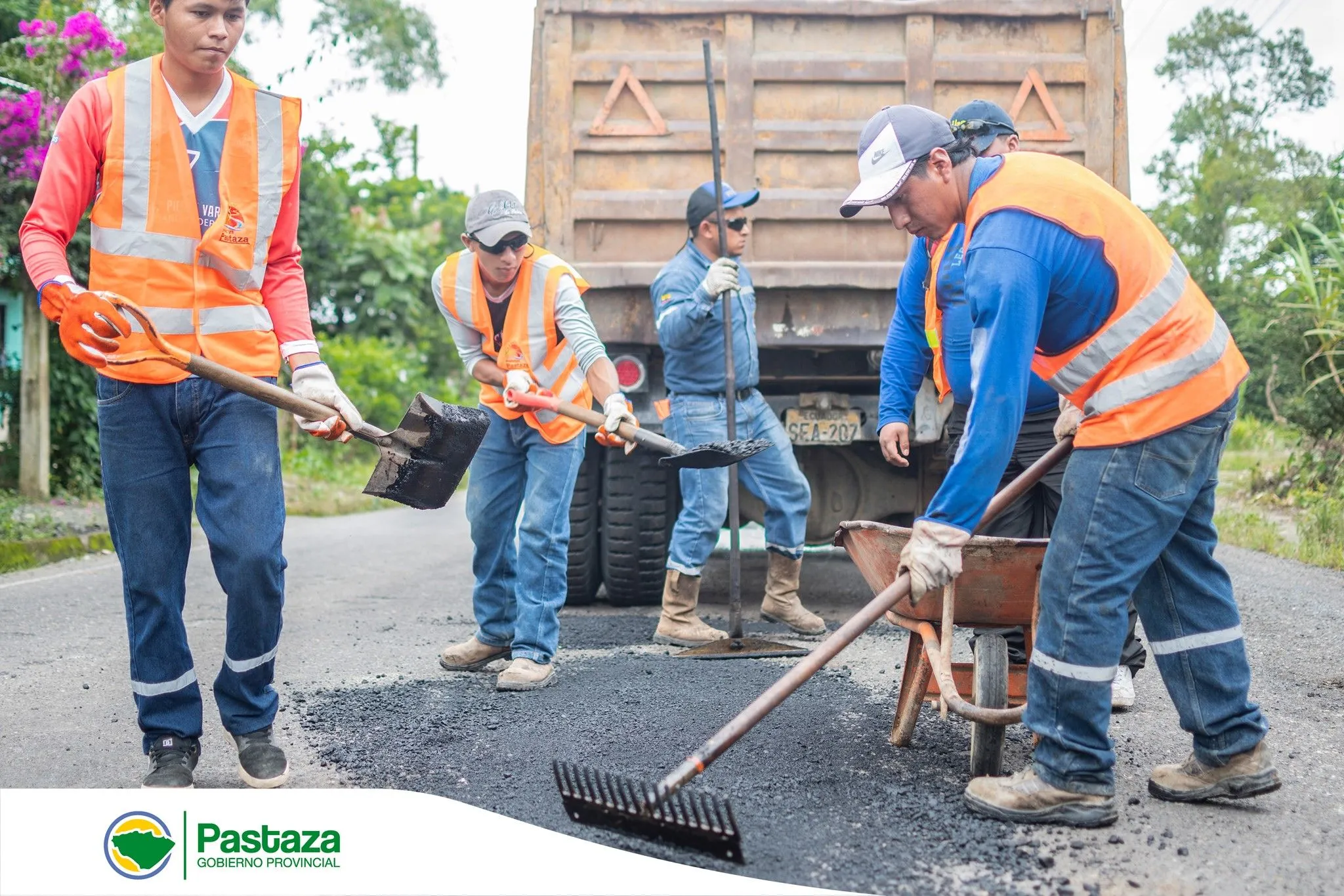 Prefectura inicia trabajos en la vía Puyo-Madre Tierra
