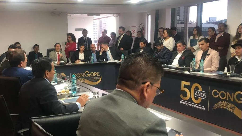 Acuerdo entre el Gobierno y las Prefecturas Amazónicas para el pago de deuda