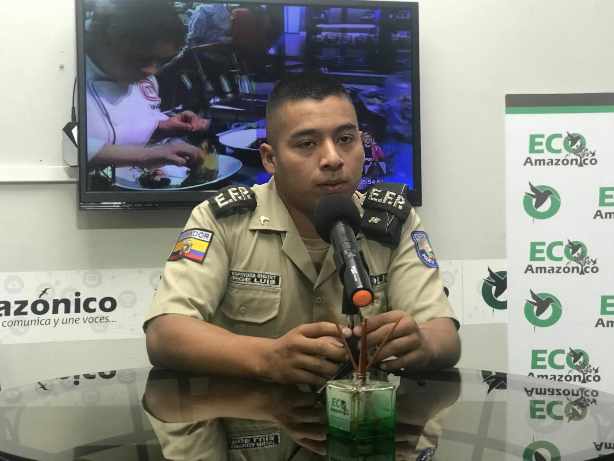 Con el candidato a Personaje del Año el Aspirante de Policía Jorge Luis Espinoza