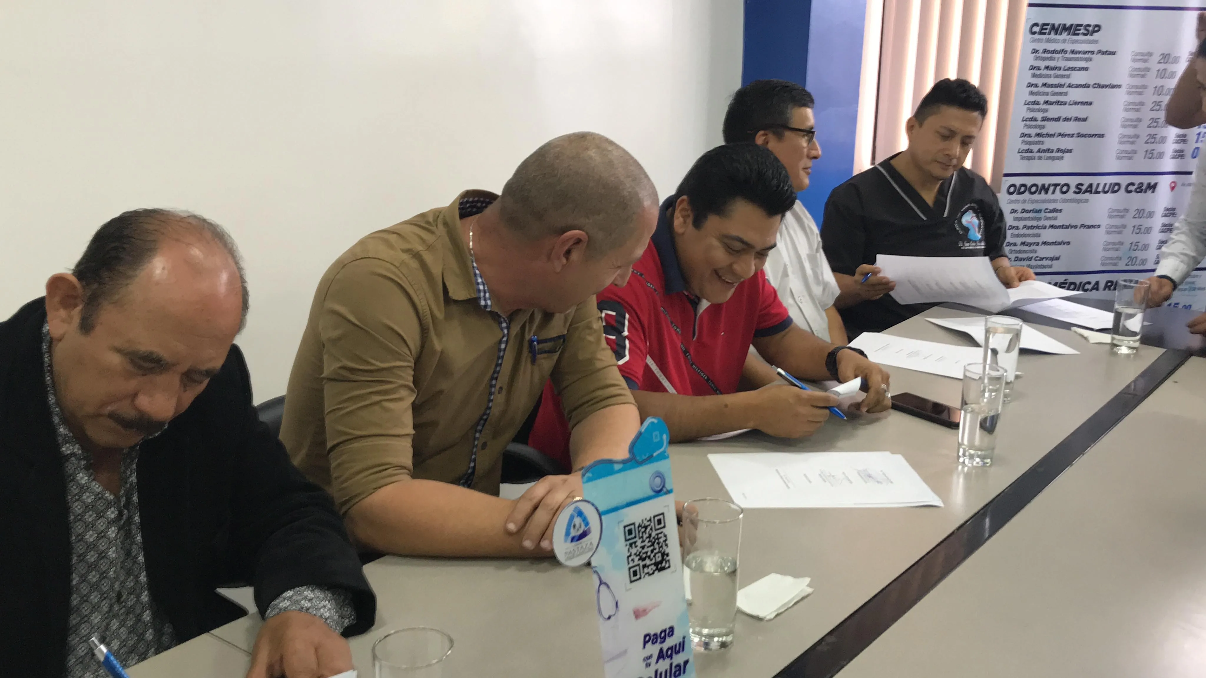 Convenio entre la CACPE y varios Centros Médicos de Puyo