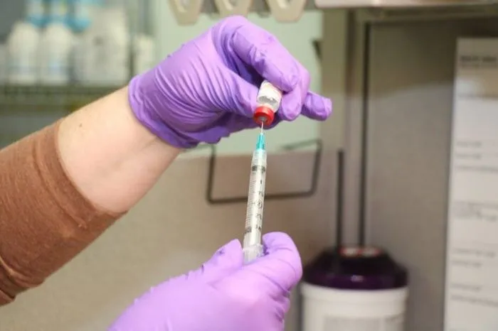 Brasileños crean vacuna capaz de revertir adicción a la cocaína