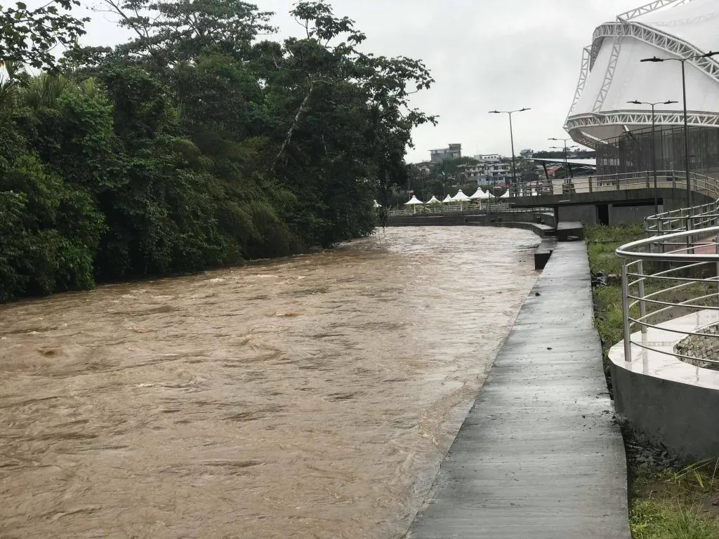 En vivo la situación de la crecida del río Puyo