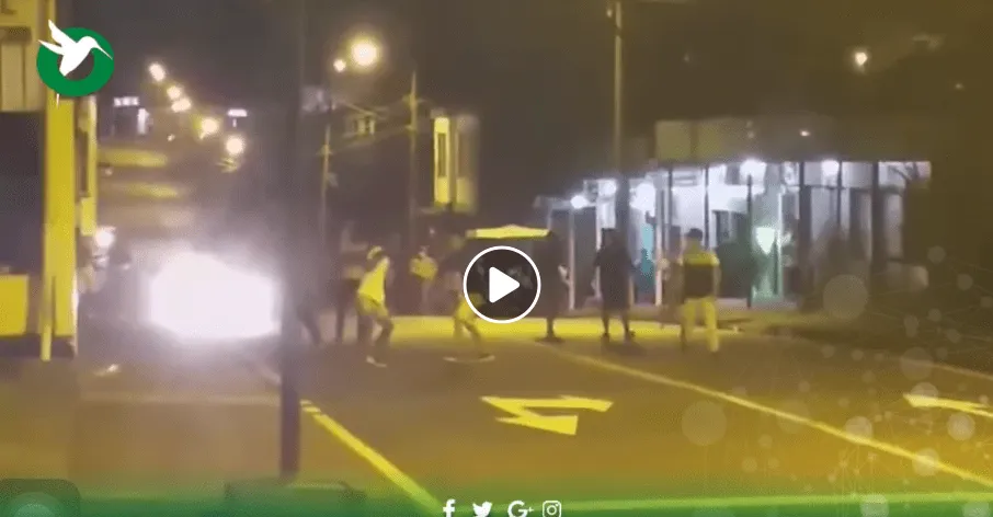 Grescas en la calle Cumanda y Teniente Hugo Ortiz