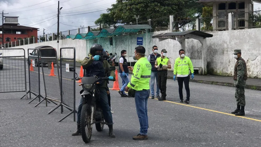 90 vehículos retenidos en operativos de pico y placa en Pastaza