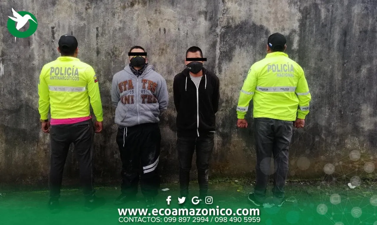 Droga decomisada de personas que se trasportaban en una moto