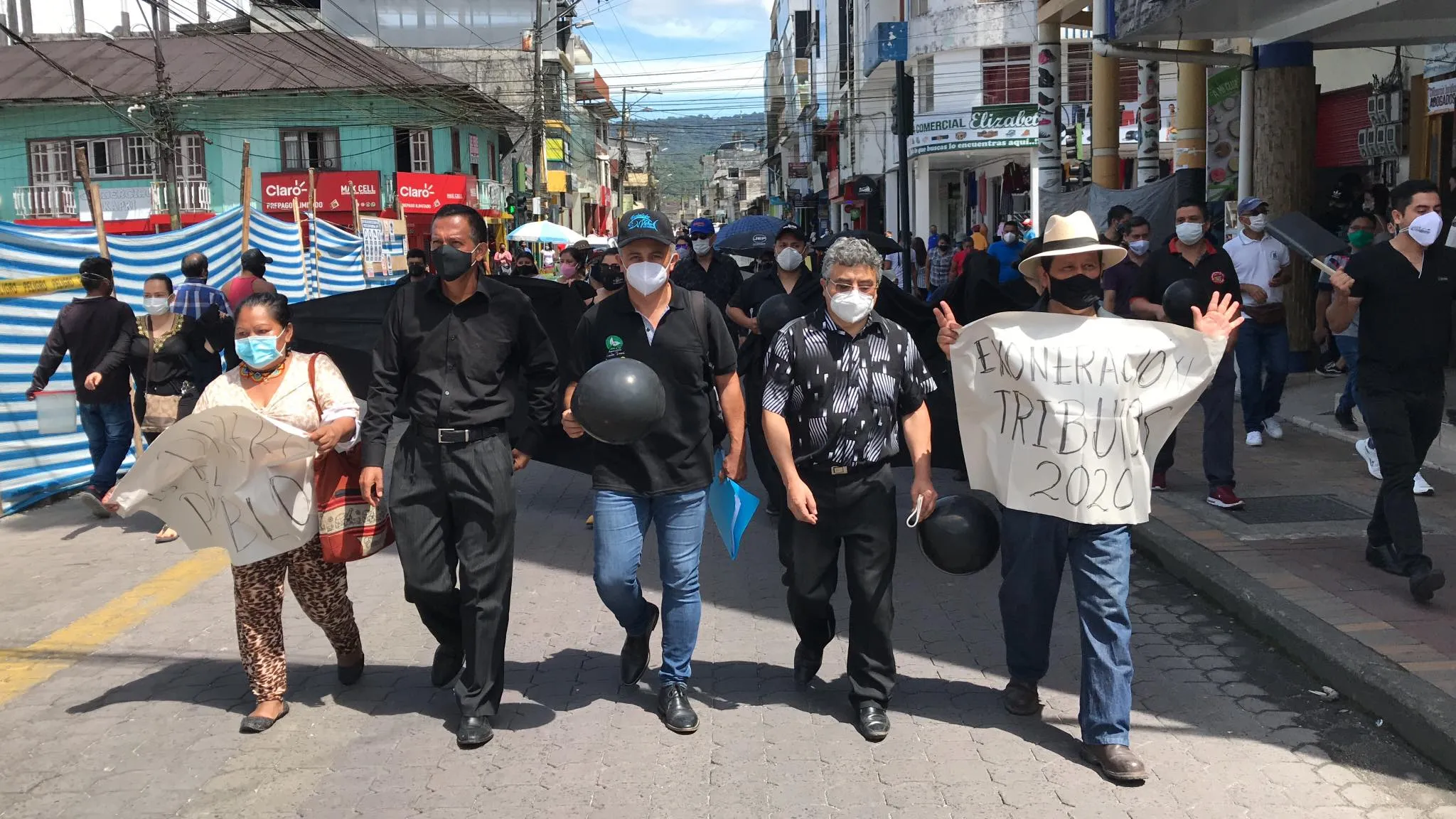 “MARCHA NEGRA”se realizó en Pastaza, todas las autoridades recibieron las peticiones de los comerciantes
