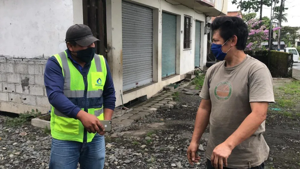 Se soluciona el taponamiento de una alcantarilla que llevaba meses con problemas