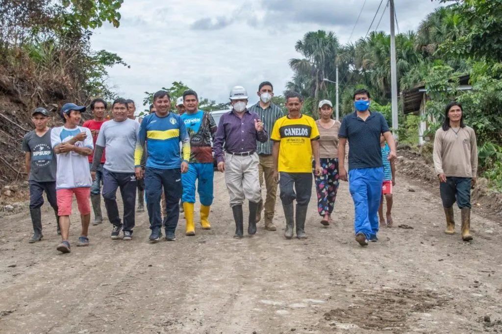 Prefectura de Pastaza apoya mediante mingas comunitarias, a GADs Parroquiales