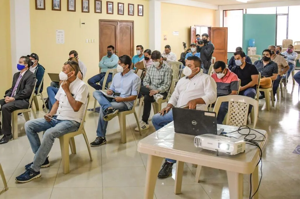 Prefectura realizó apertura de sobres de tres proyectos constructivos