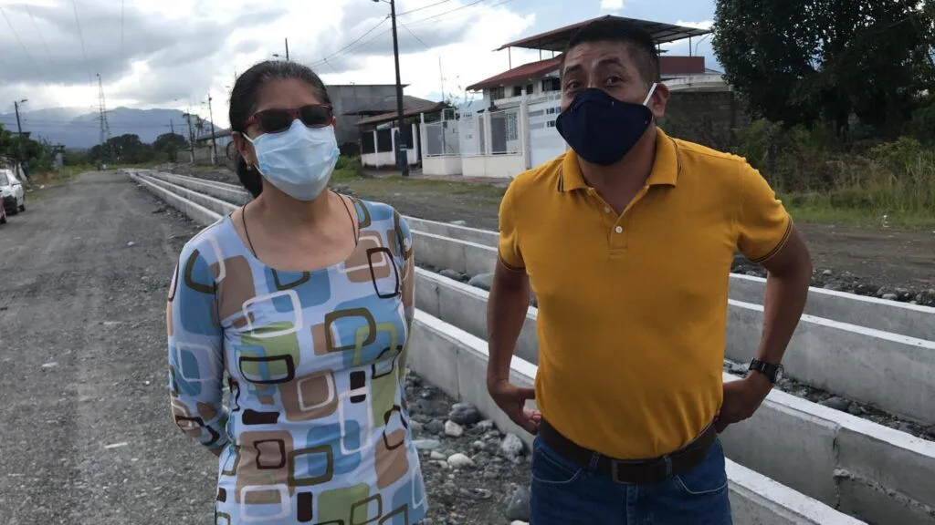 Vicealcaldesa de Mera fiscaliza con fuerza las obras en el cantón