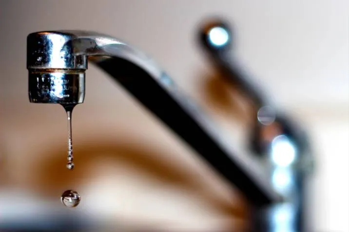 Tubería rota deja sin agua a varios barrios de Puyo
