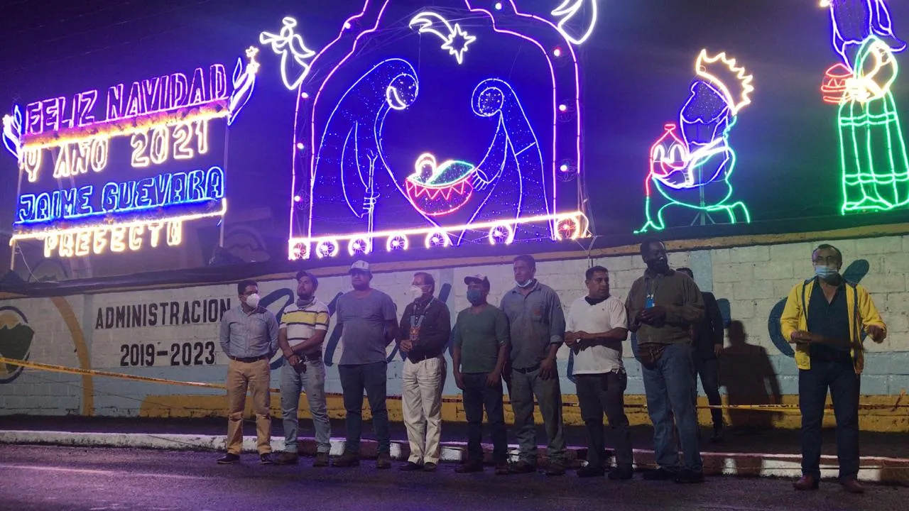 Encendido de luces de la Prefectura de Pastaza