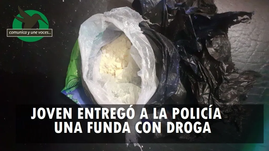 Joven encontró una funda de drogas en el patio de su casa y lo entregó a la Policía