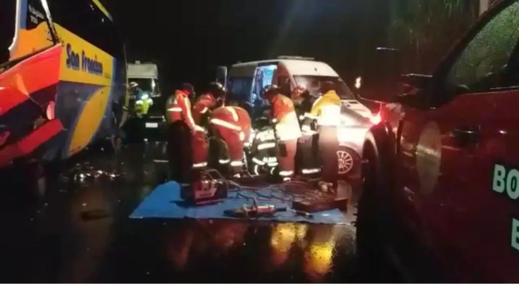 Fuerte accidente en la vía Puyo Baños