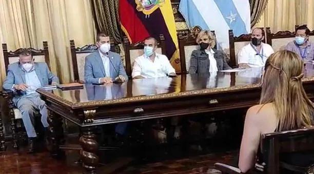 Guayaquil solicita imporar vacunas