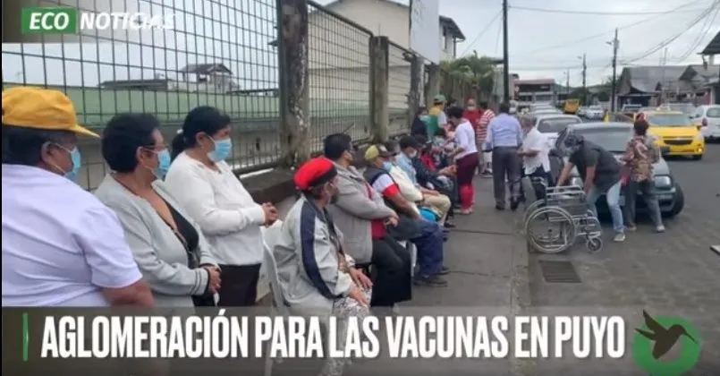AGLOMERACIÓN PARA LAS VACUNAS EN PUYO