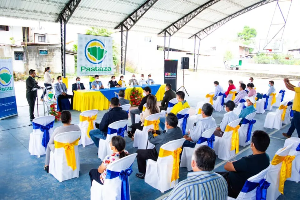 Se rinde homenaje a la parroquia Fátima en su sexagésimo aniversario con proyectos de alcantarillado sanitario para las comunidades La Florida, Simón Bolívar y el Rosal. Los recursos para el proyecto se lo gestiona a través del Banco de Desarrollo del Ecuador (BDE) . En la sesión solemne estuvo el concejal Patricio Sarmiento quien fue delegado del Ing. Oswaldo Zúñiga, alcalde del cantón Pastaza.