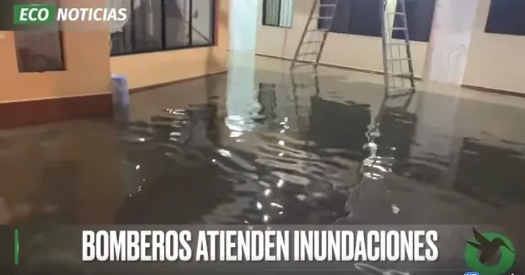 BOMBEROS ATIENDEN INUNDACIONES