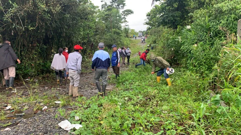 Barrio Las Américas habilitó una vía que aducen que es pública