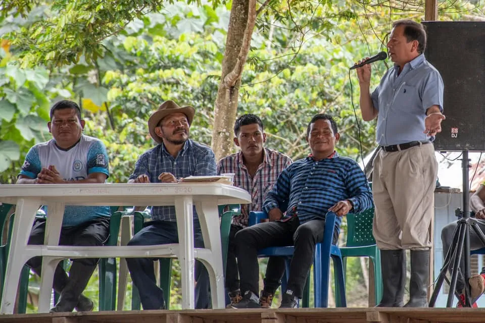 ¡Prefecto mantuvo reunión de trabajo en la comunidad Sharup!