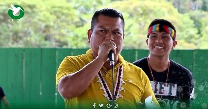 Alcalde de Arajuno en su visita a las comunidades de Tiwino y Bataboro