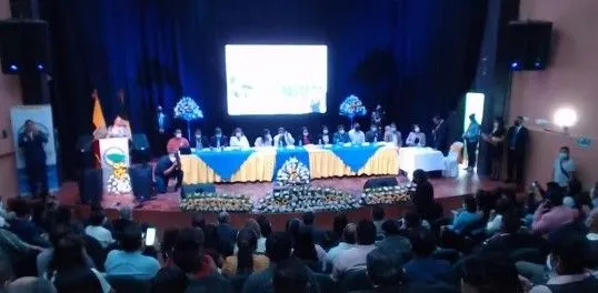 Sesión Solemne conmemorativa por los 61+1 años de provincialización de Pastaza