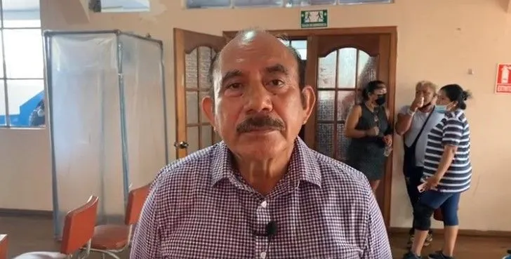 Con el doctor Edgar Acuña, quien informa sobre el apoyo que da a la Fundación Vida