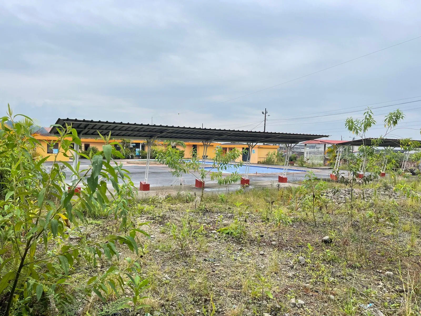 Abandonada la Piscina Municipal en Shell