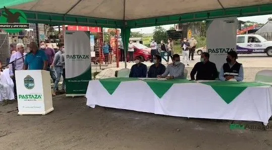 Colocación de la primera piedra del proyecto “Asfaltado e infraestructura hidrosanitaria de varias calles de la ciudadela Pastaza”