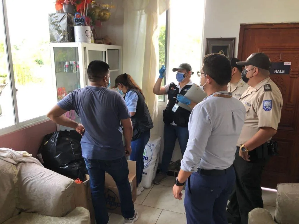 Autoridades realizan operativos en Moteles