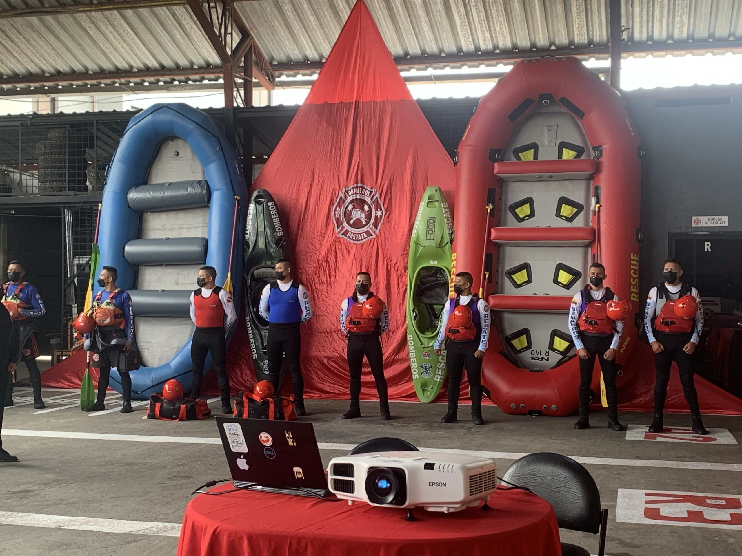 Nuevos equipos y proyectos para los Bomberos de Pastaza