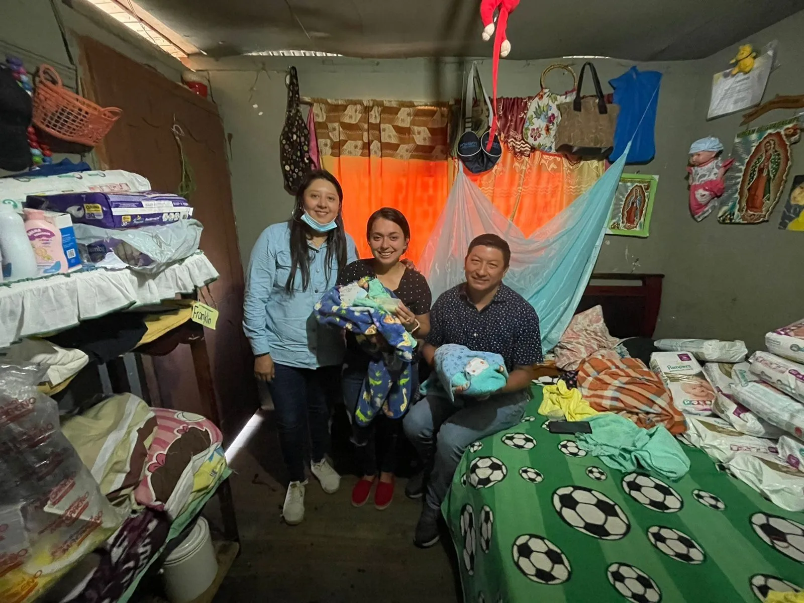 Junta de la Tarqui apoyando a gemelos y su madre que más lo necesitan