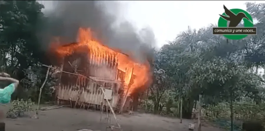 En días anteriores se suscitó un incendio de grandes magnitudes en la comunidad de Pastaza , la casa de Teresa de Chiriap ,fue consumida en su totalidad por la llamas y ahora está buscando ayuda en Puyo .