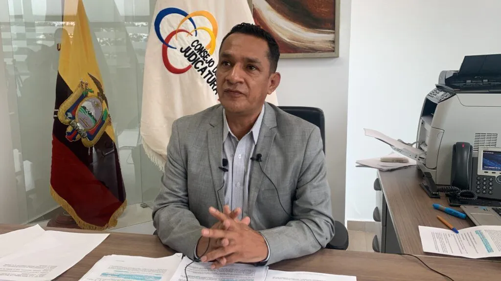 Consejo de la Judicatura destituye a Agente Fiscal y Servidor de la Corte Provincial