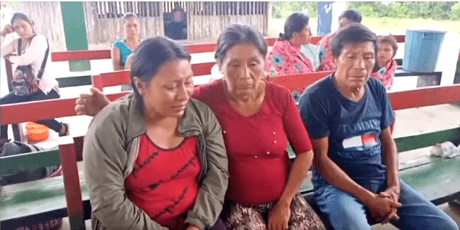 Familiares lloran el suicidio de uno de sus familiares en Arajuno