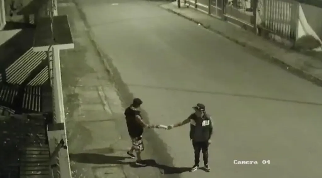 Delincuentes captados en cámaras de seguridad en Puyo