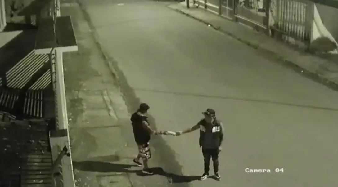 Delincuentes captados en cámaras de seguridad en Puyo