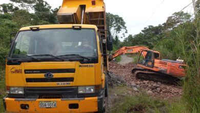 Prefectura responde en la afectación de la vial en la Merced, parroquia Canelos