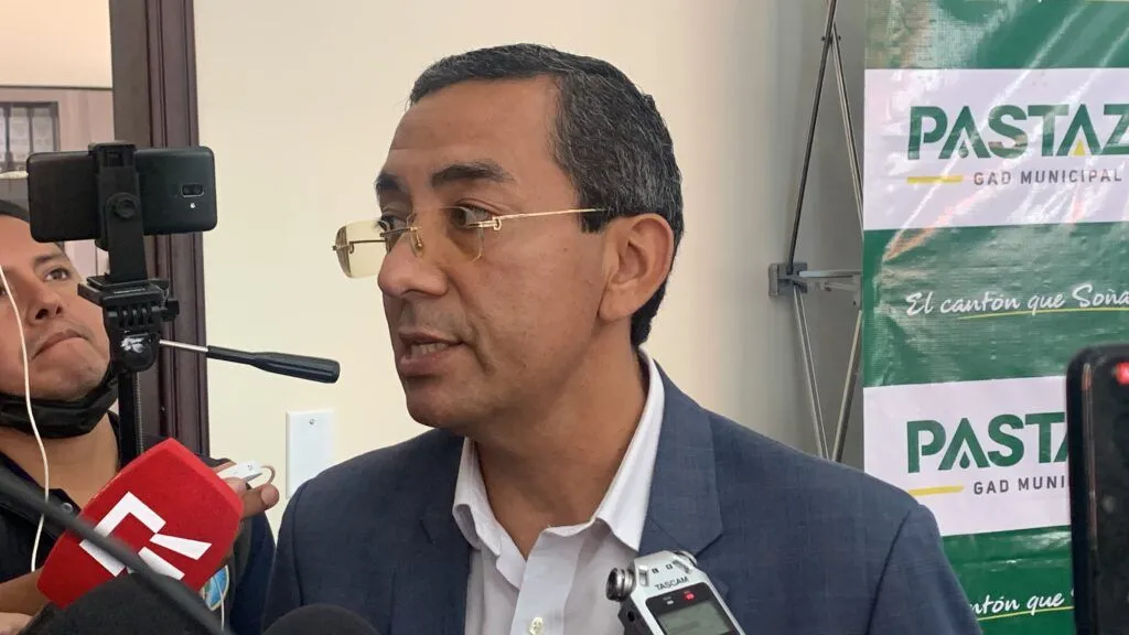 Alcalde evalúa como van las fiestas de Puyo