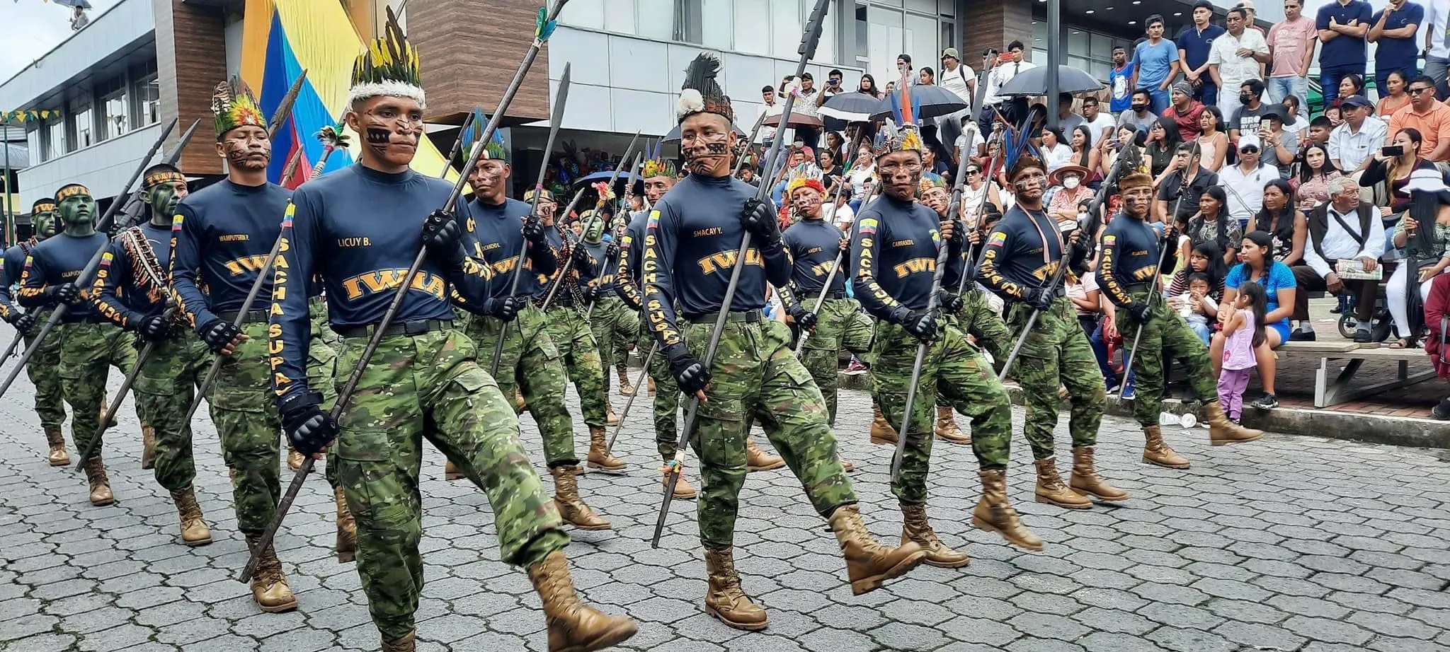 Desfile Cívico Militar en Puyo