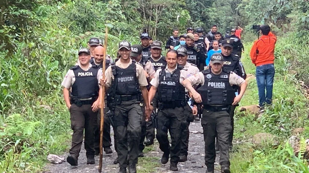 Desalojo en Shell en las inmediaciones de Río Bravo, terrenos del MAG
