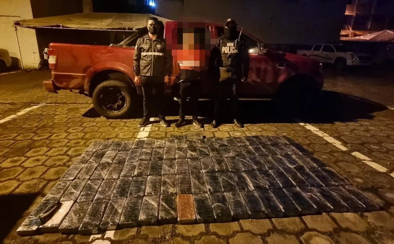 BAÑOS POLICIA DROGA