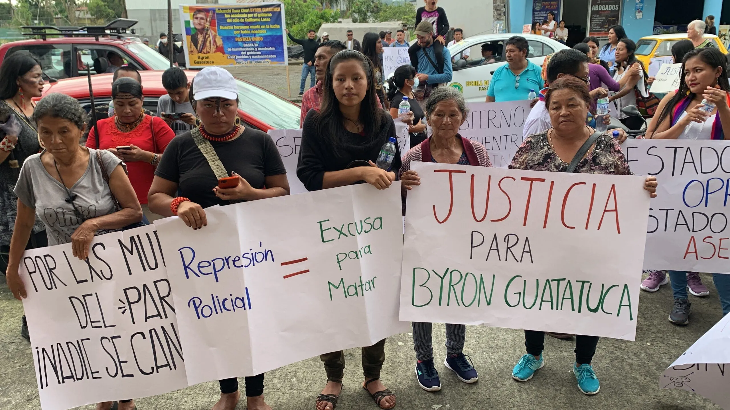 Marcha a favor Bayron Guatatuca