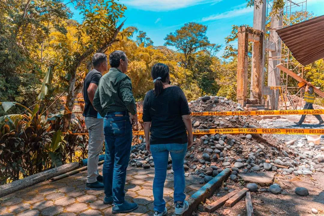 Construcción del puente en el Paseo Turístico avanza con agilidad