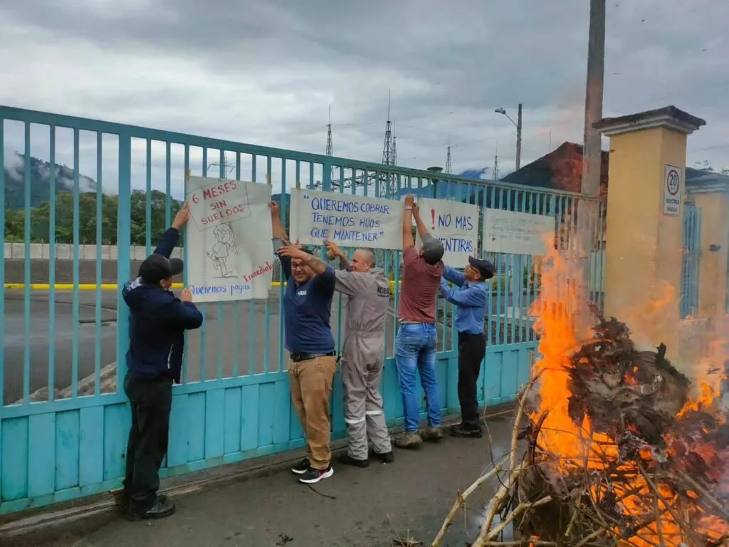 Trabajadores de ICSSE CIA. LTDA piden que se les pague