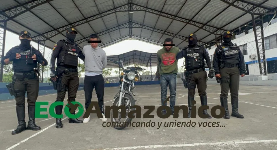Dos detenidos por presunto robo en moto en Puyo