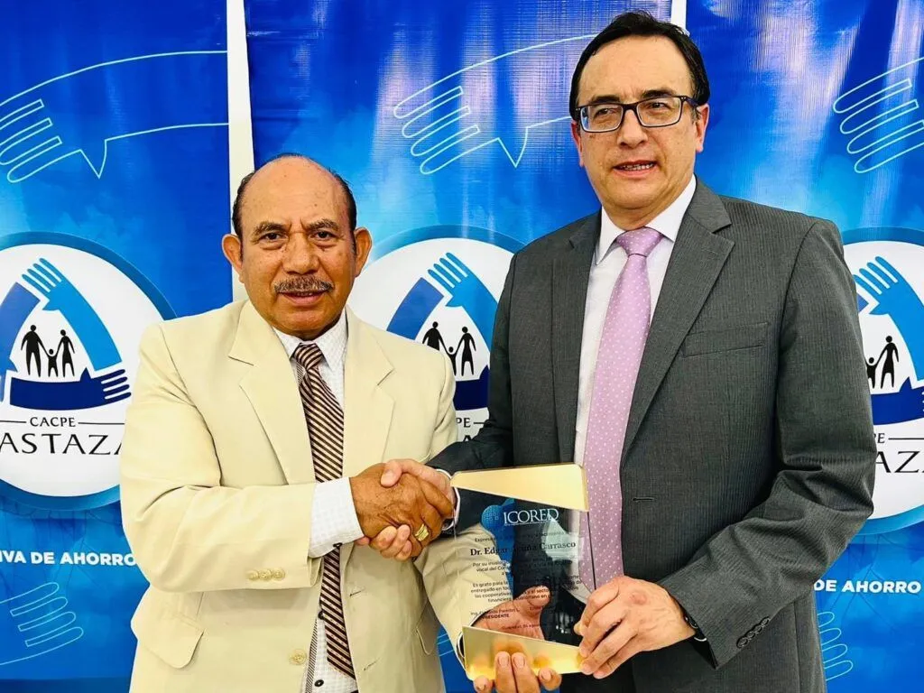 Edgar Acuña recibe nuevo reconocimiento